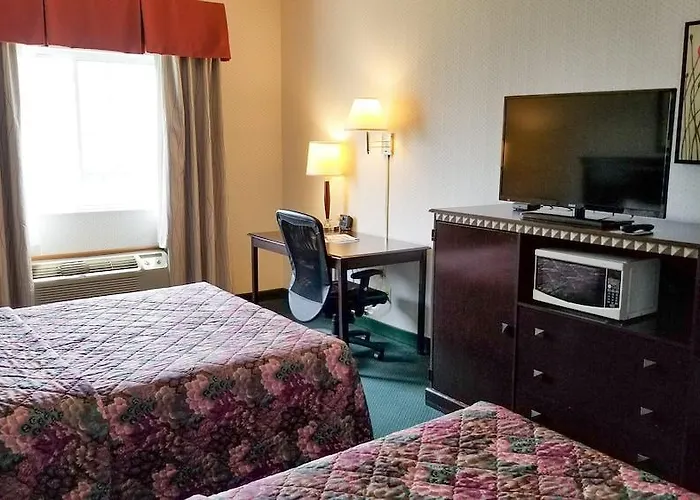 Rodeway Champaign Hotel